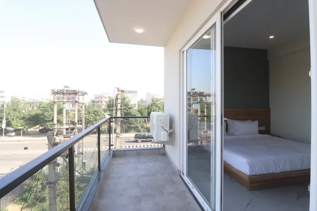 Townhouse Infinity Stays Near Appu Ghar
