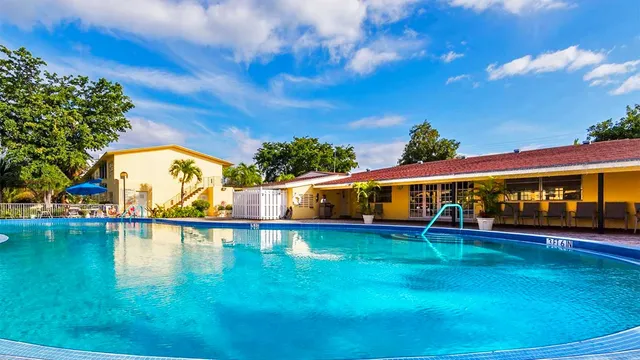 Biscayne Lake Gardens