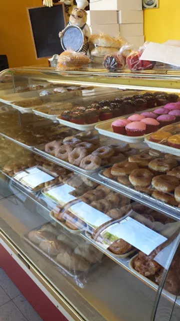 La Popular Bakery & Cake Shop