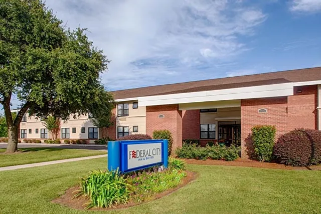 Federal City Inn & Suites