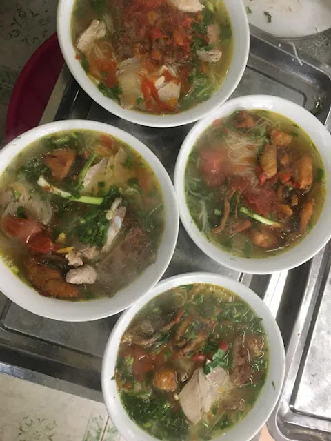 Hà Ngân Tam Cốc noodle & rice ,coffee( bún chả quạt .cơm .phở)