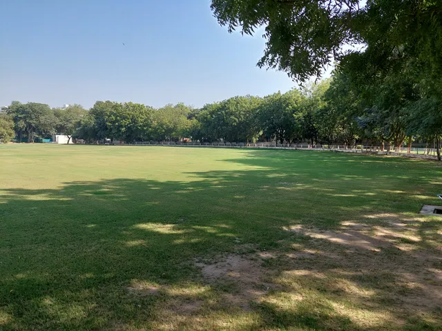 H L College of Commerce