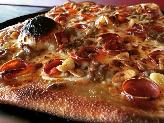 Naked City Pizza Paradise