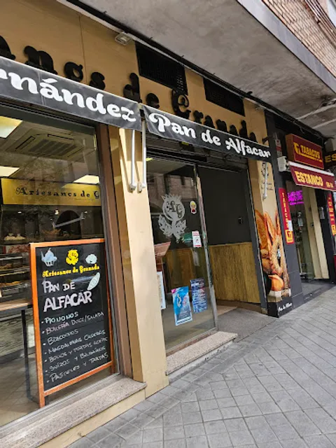 Panadería Artesanos de Granada - San Juan de Dios