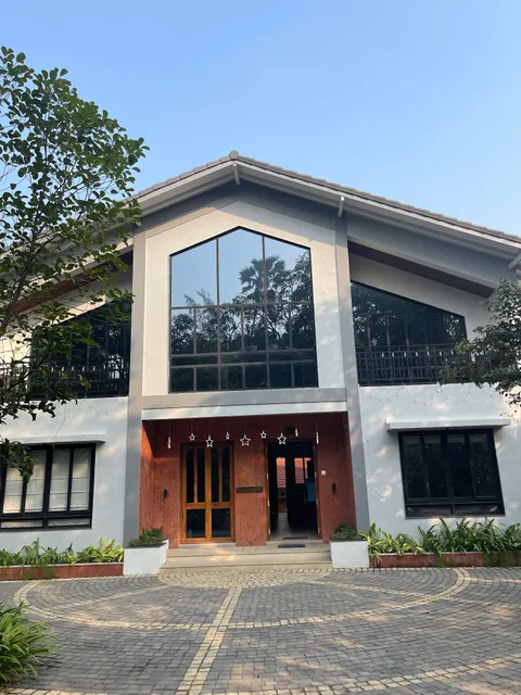 Hearthstone (Saffronstays Arabella)