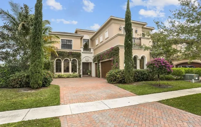 Kirsten Smith, Realtor: Your South Florida Real Estate Expert specializing in Boca Raton and Delray Beach