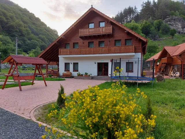 "Casa cu Poveşti" Bed and Breakfast