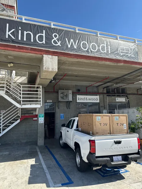 Kind & Woodi