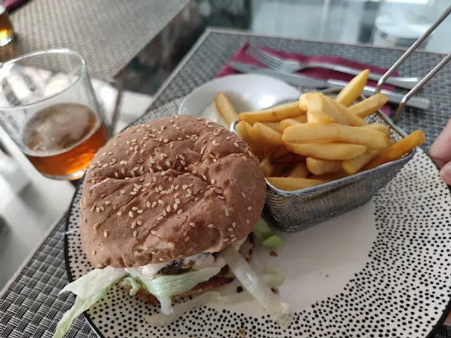 Sabores Bistro y Club