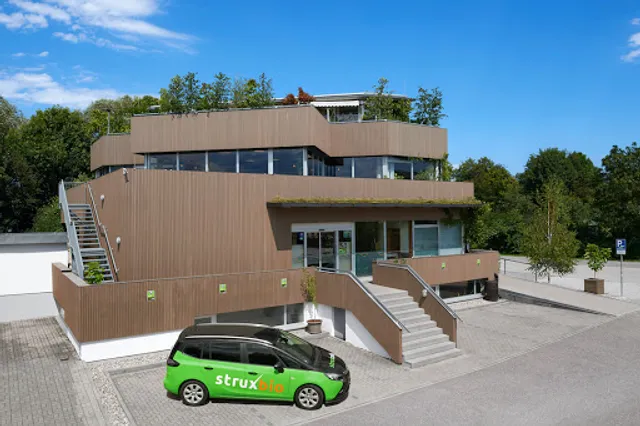 Strux organic supermarket and coffee bar