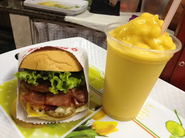 Emily Lanches Açai e Sanduíches