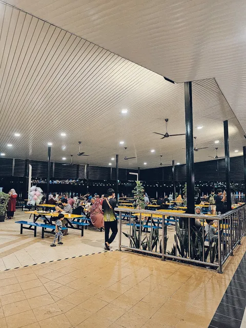EDEN'S FOODCOURT