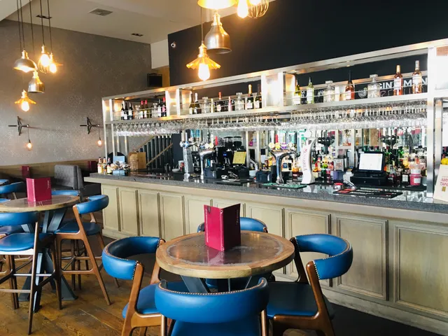 The Avenue Bar & Restaurant