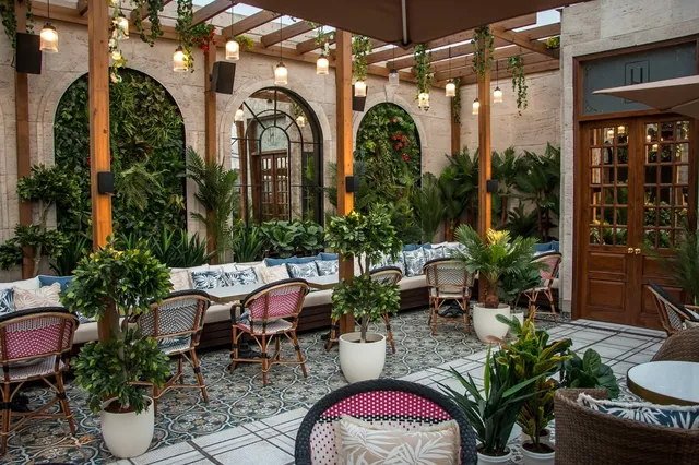 Home Restaurant & Bar