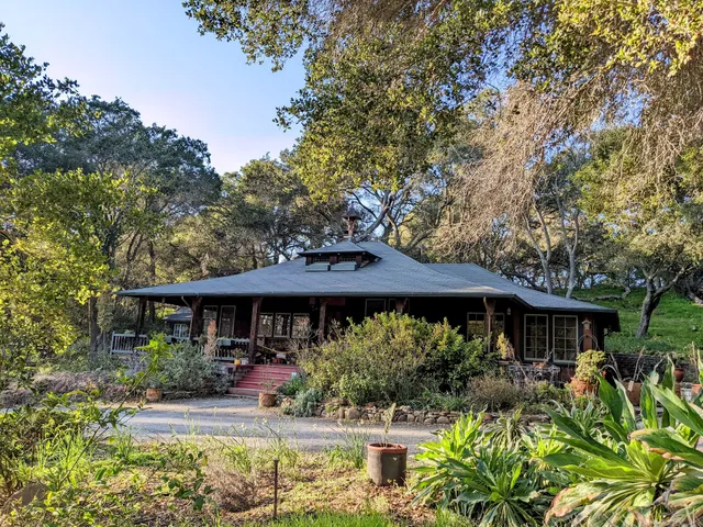 Meyers Cottage and Dry Creek Garden