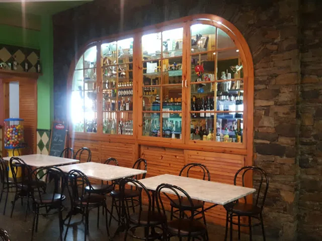 LA LLESCA - BAR - RESTAURANT - PUIGCERDÀ