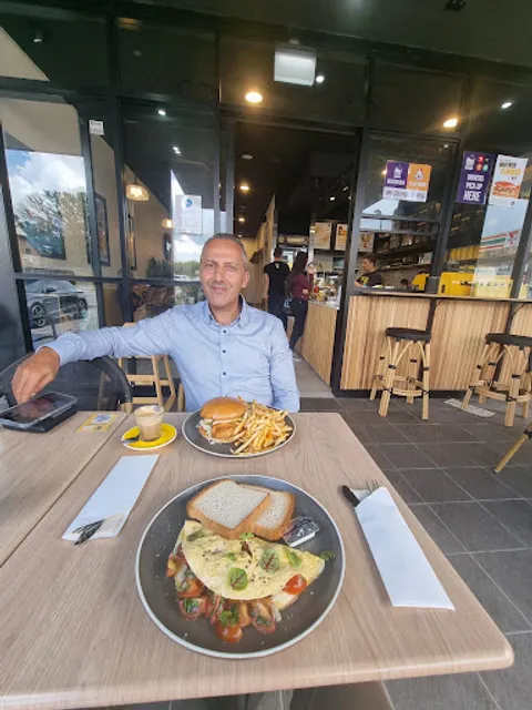 Piccolo Me, Woodville Rd