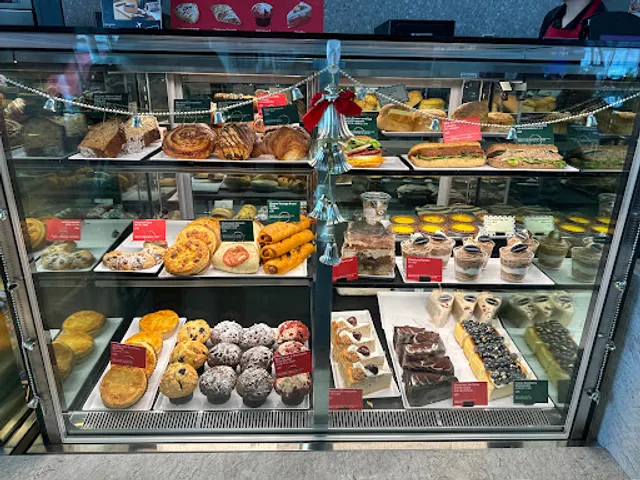 Starbucks (Airport Midfield Concourse)