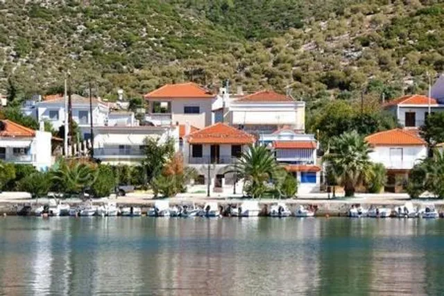 Seaside Deluxe Apartment