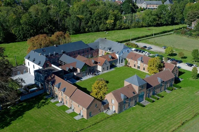 Manor Du Capitaine: Hébergement Chambres De Luxe Room Seminar And Weddings Bruxelles Hainaut