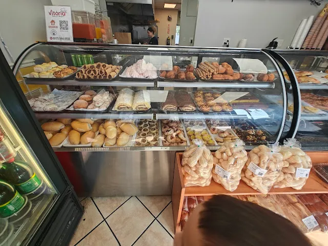 Padaria Brasileira em Everett | Vitória Bakery and Burgers | Everett - MA