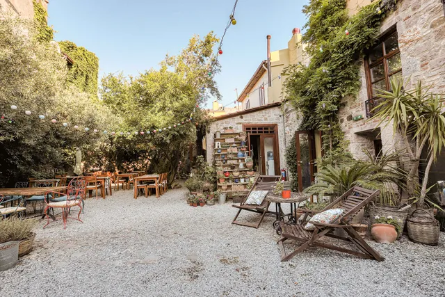 Ayvalık Otel Macaron Konağı