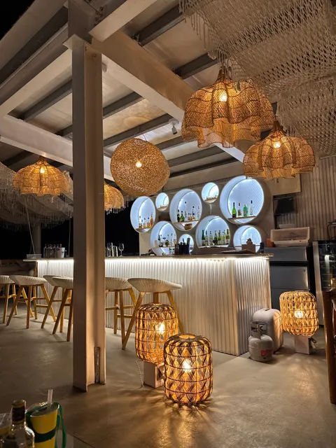 小琉球｜TLB廢墟餐酒館Fresh Bistro｜酒吧、餐廳、生蠔、義大利麵、披薩、濃湯、火鍋、炸物、小琉球必吃