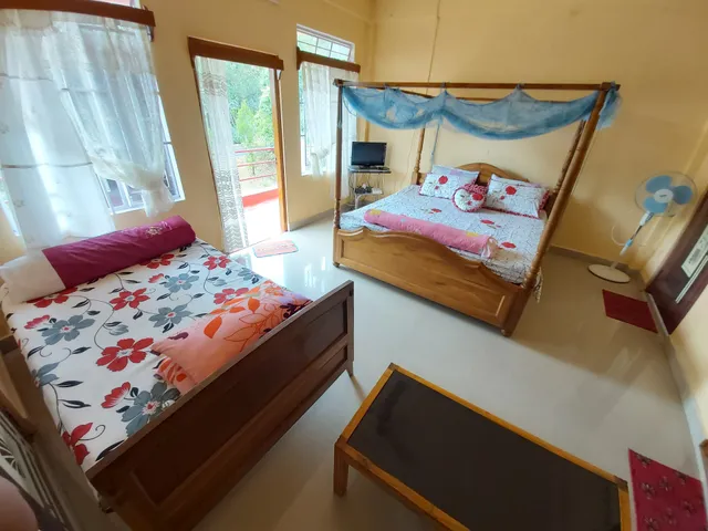 BENJAMIN HOMESTAY