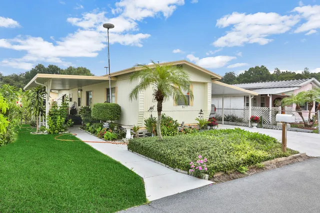 Lake Blue Mobile Home Community