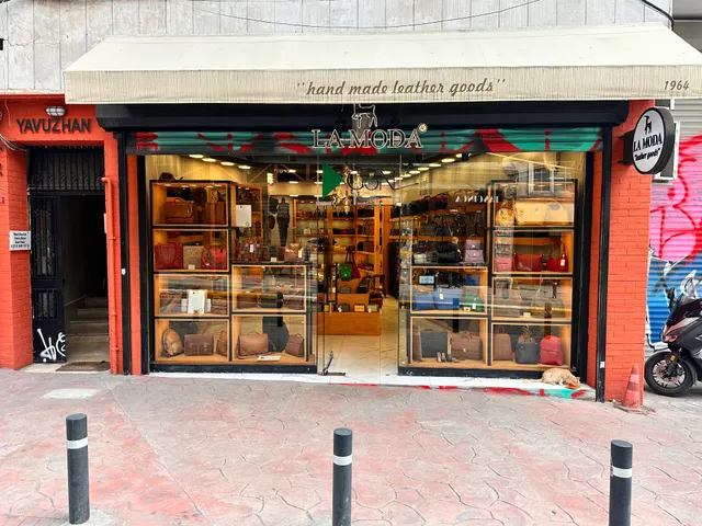 LA MODA LEATHER GOODS