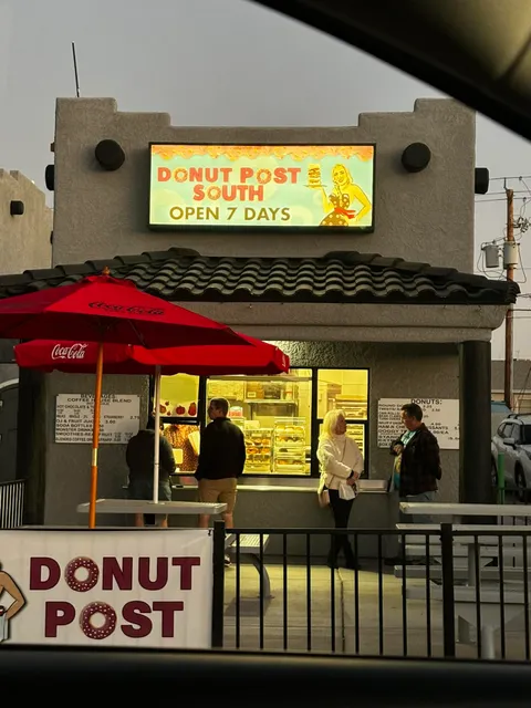 Donut Post South