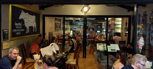 EAT Bar & Grill Restaurant Karon