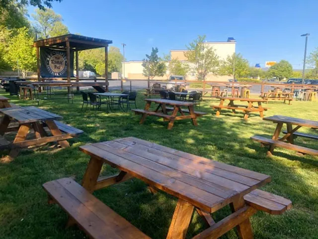 The Fishin' Pig Waynesboro