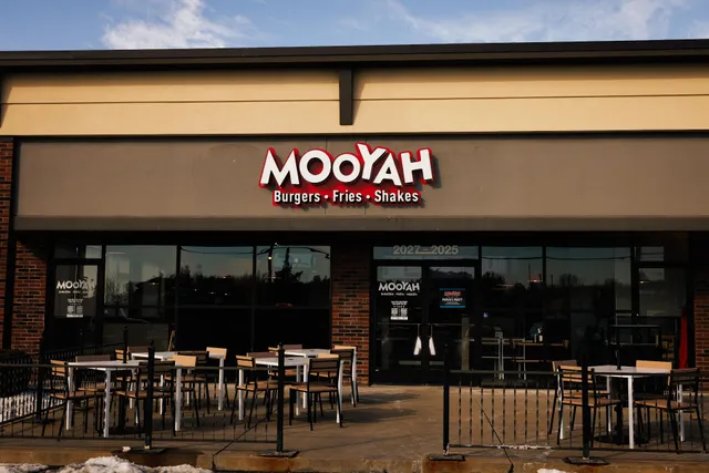 MOOYAH Burgers, Fries & Shakes