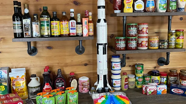 Y-Knot Country Store & Eatery