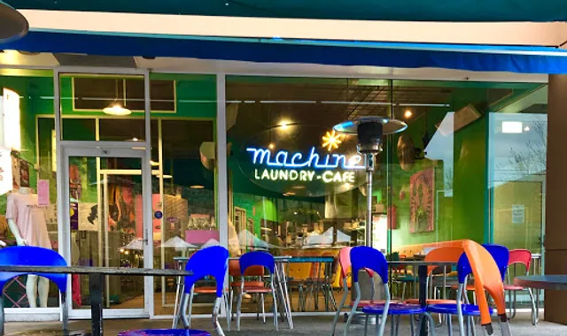 Machine Laundry Cafe
