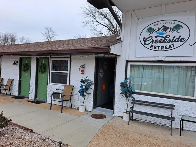Creekside Retreat Inn & Suites