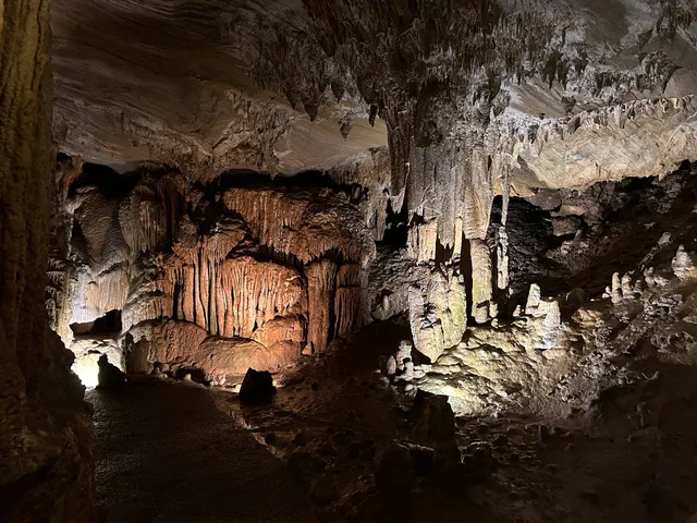 Bristol Caverns