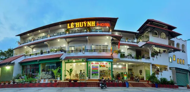 LÊ HUỲNH Hotel