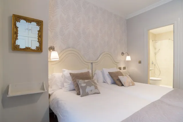 Cuatro Caminos Rooms