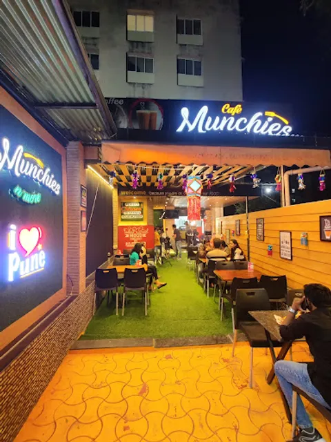 Cafe Munchies n' more