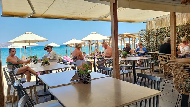 Oasis Restaurant & Bar