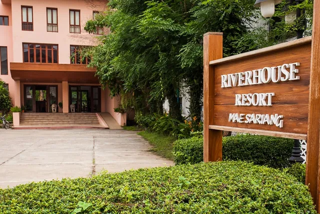 Riverhouse Resort Hotel โรงแรม ริเวอร์ เฮาส์ รีสอร์ท