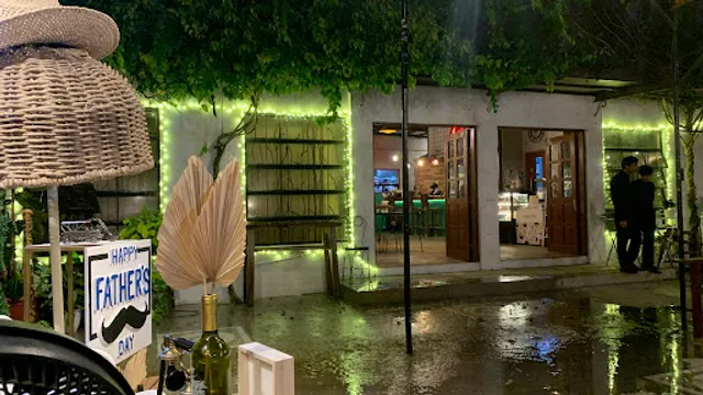 Ricardo's Coffee + Classic Cuisine