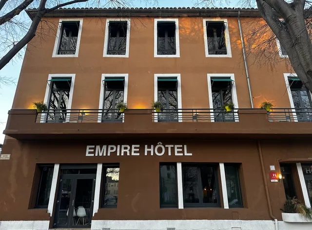 Empire Hotel