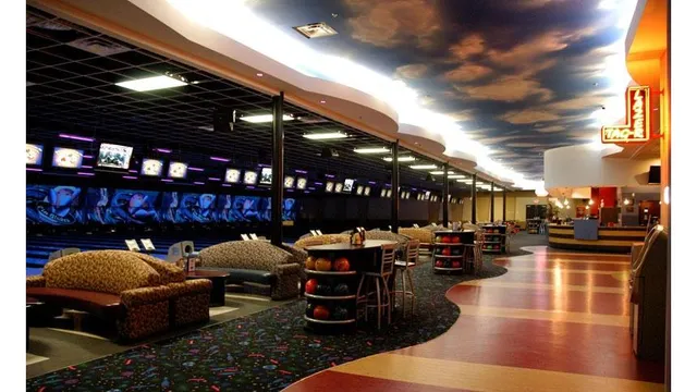 Pin Strikes - Stockbridge