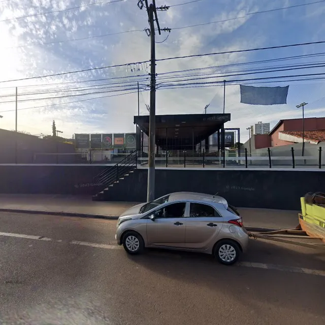 Tropical Sanduíches e Saladas