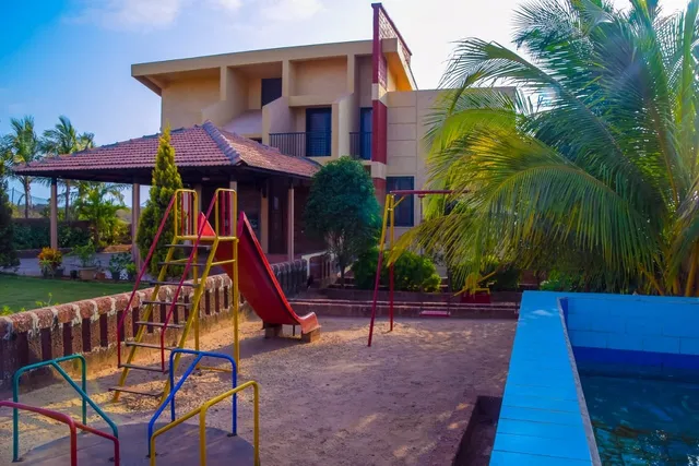 OYO Home 91587 Sirnaiks Ocean View