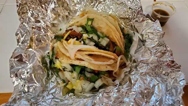 Taqueria Chilangos (Food Truck)