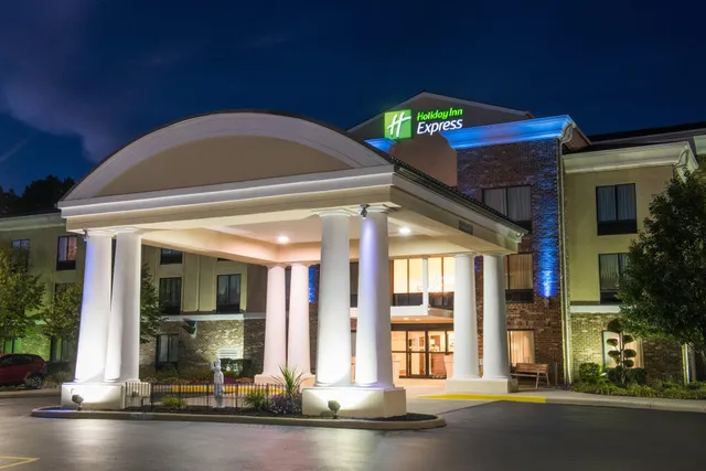 Holiday Inn Express & Suites Sharon-Hermitage by IHG